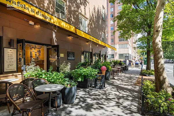 Rented by Sotheby's International Realty | media 11