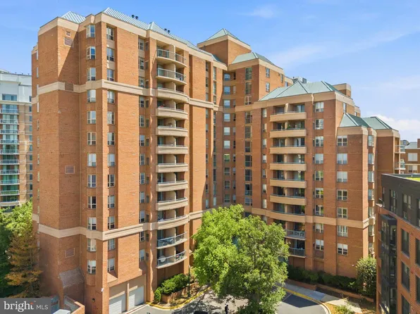 4808 Moorland Ln APT 607, Bethesda, MD 20814