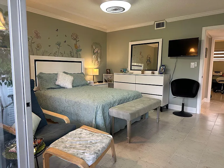 2721 Garden Dr N #105 — Photo 16