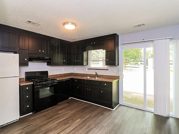 4th image of 8659 Ashley Way