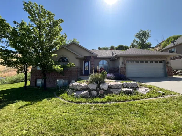 281 E Eagle Ridge Dr, North Salt Lake, UT 84054