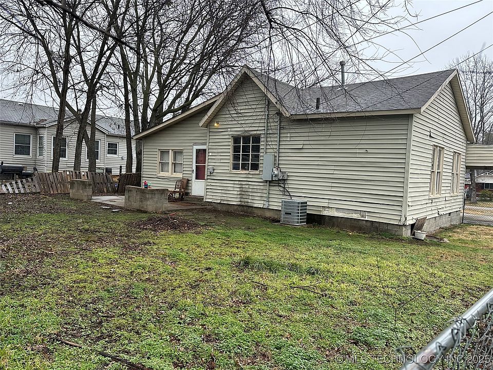 2nd image of 409 N 8th St