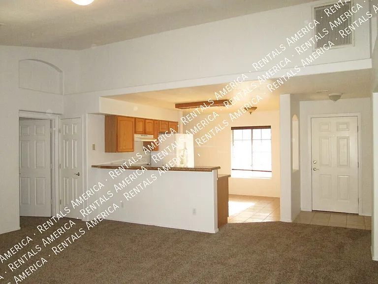 144 S Mulberry St — Photo 16