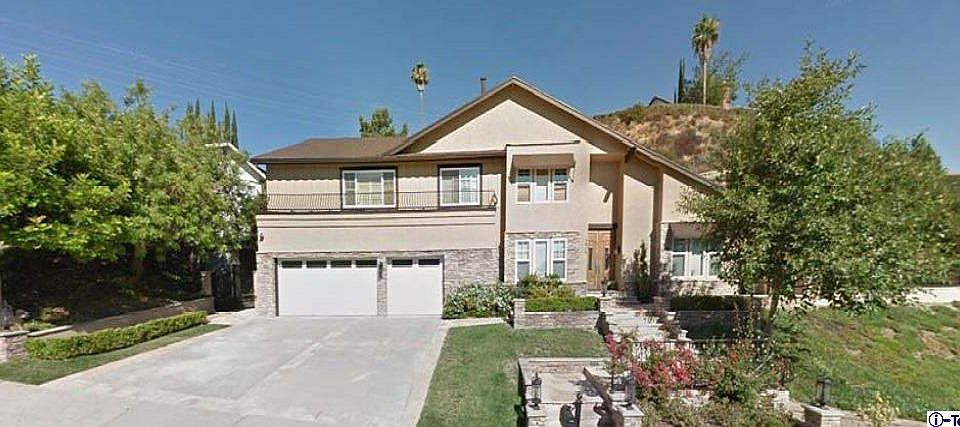 2nd image of 3039 Emerald Isle Dr