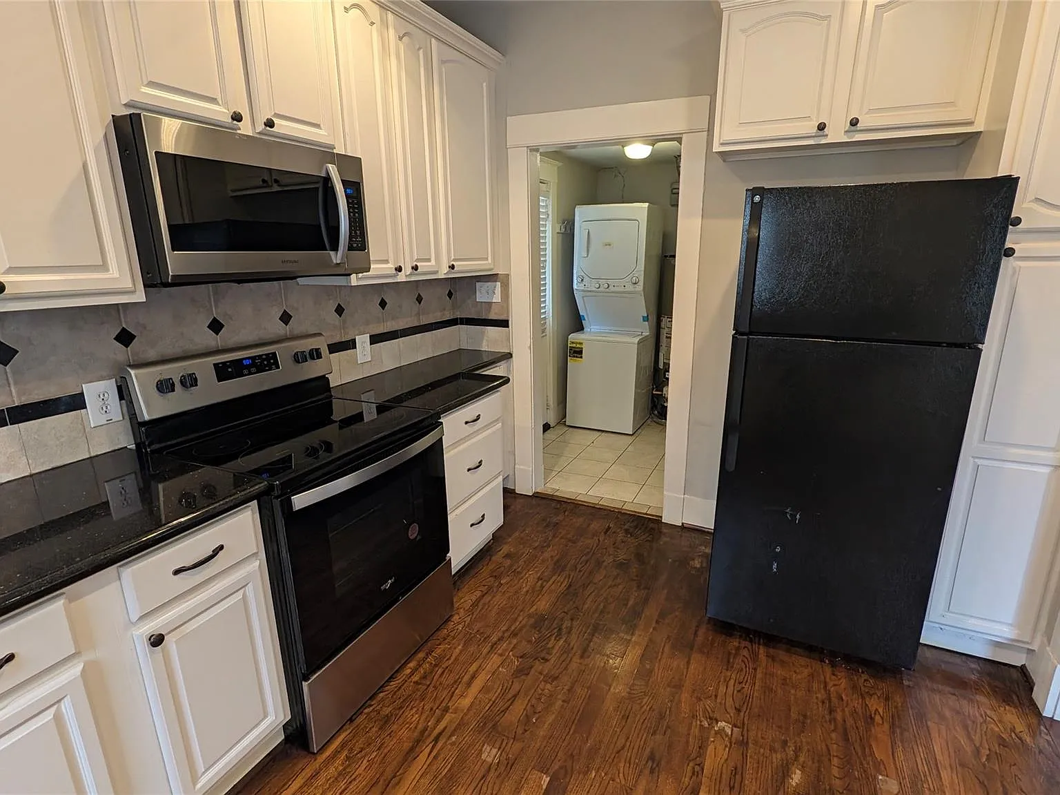 4 bed, 3.5 bath, 2470 sqft, $3,500 — Photo 4