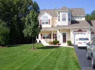 2801 Pebble Beach Path, Riverhead, NY 11901