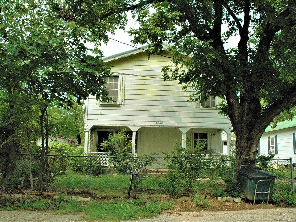 1st image of 1404 W Durant Ave