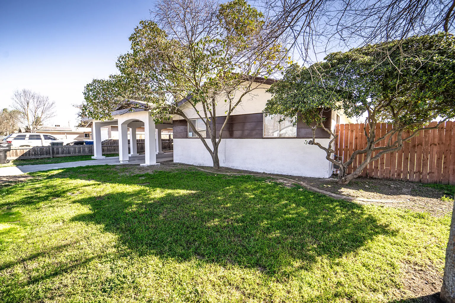 1565 Arthur St photo 1