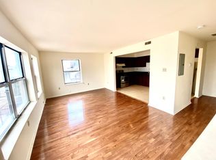 929 Spring St #3F, Philadelphia, PA 19107