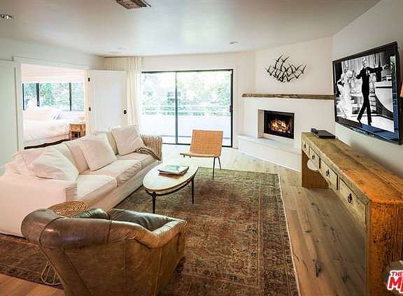 4th image of 805 N West Knoll Dr #3