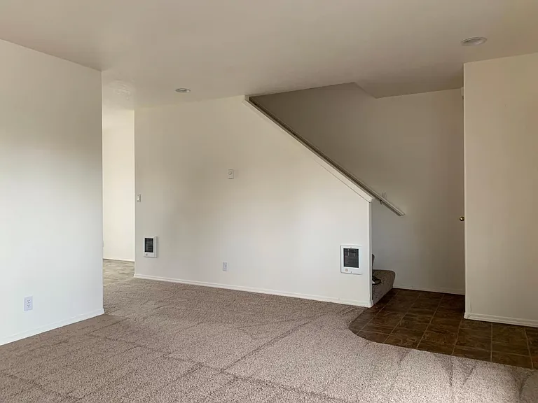 2922 NE Two Nikki Ct — Photo 9
