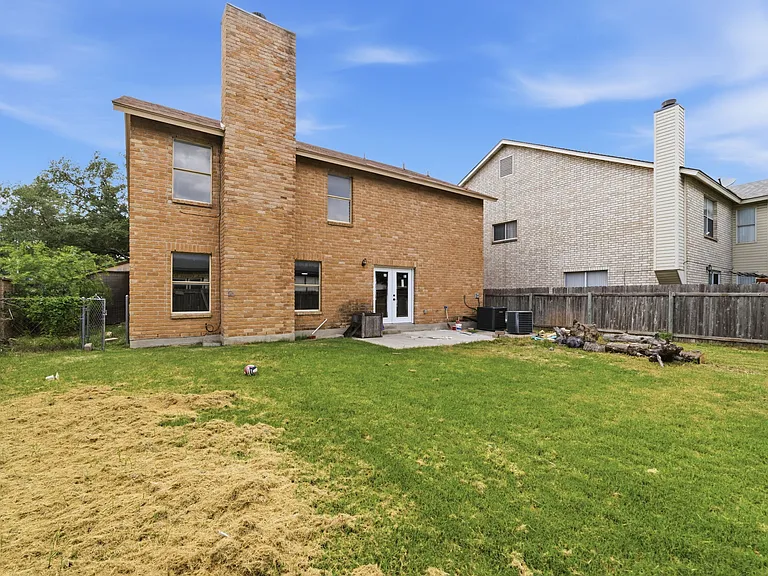 9202 Amber Rdg — Photo 24