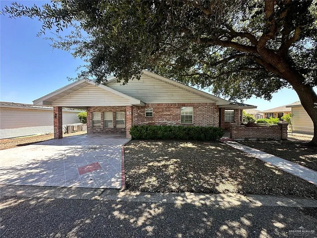 3 bed, 2.0 bath, 1995 sqft, $1,500 — Photo 1