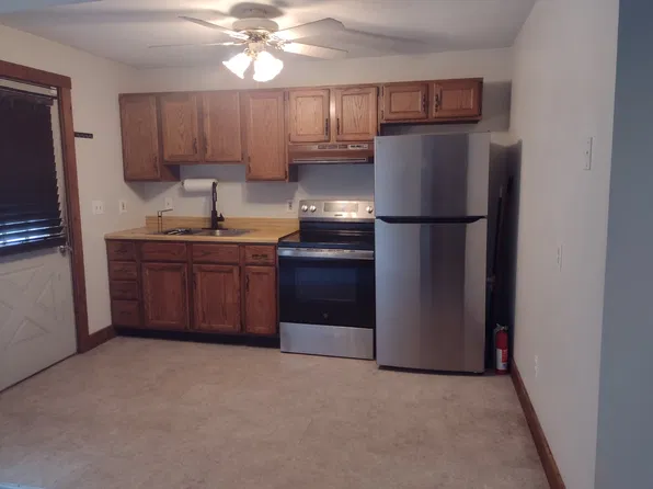 1045 Park St APT D, Palmer, MA 01069