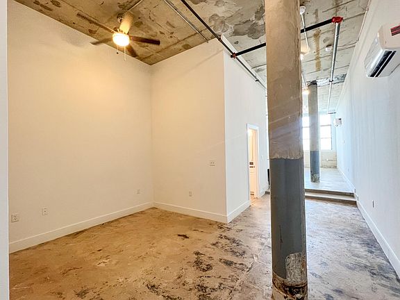 3rd image of 2450 Roosevelt Ave APT 135