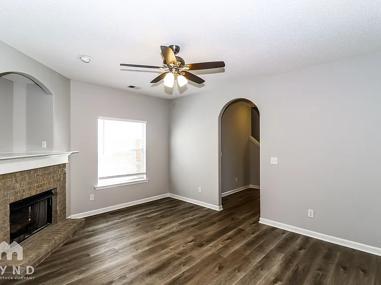 10182 Sterling Ridge Dr — Photo 6