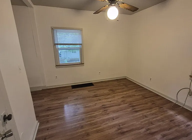 1011 E Water St — Photo 4