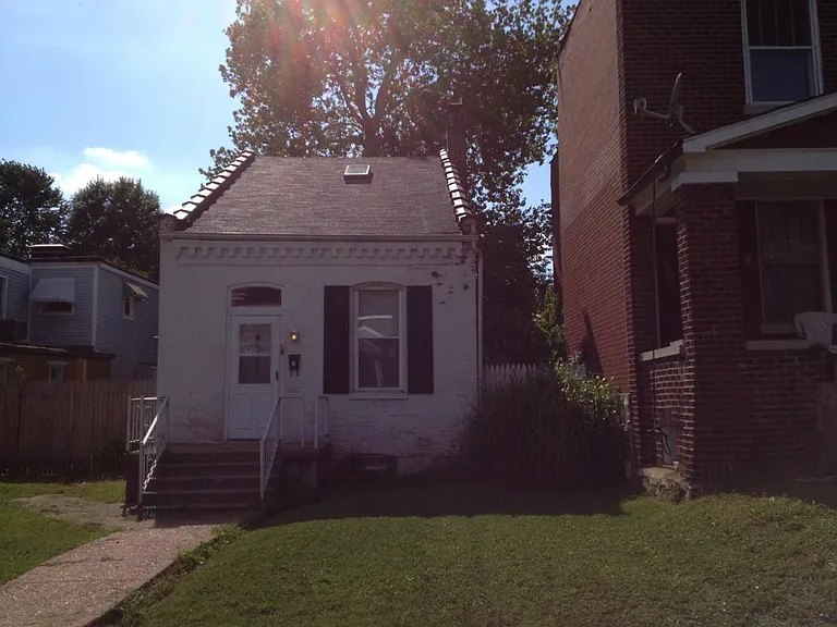 3533 S Spring Ave — Photo 2