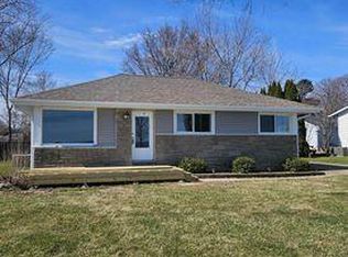 7238 Lakeshore Dr, Racine, WI 53402