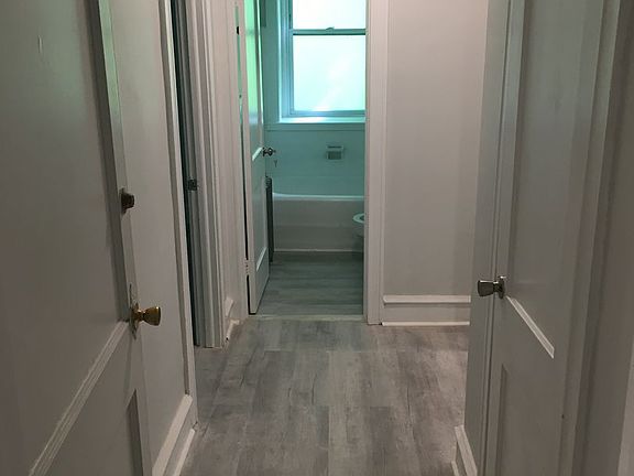 2nd image of 320 Rochelle Ave APT 2