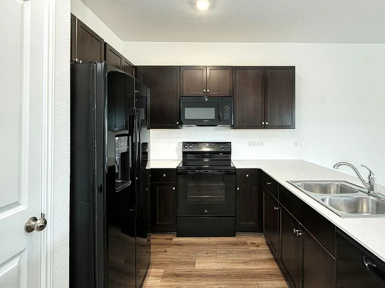 1123 Catfish Ln — Photo 6