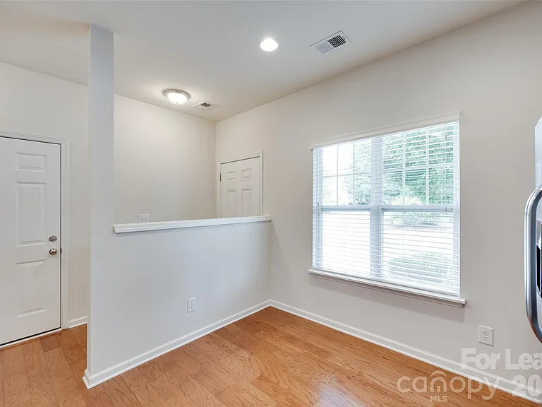1430 Harpers Inlet Dr — Photo 7