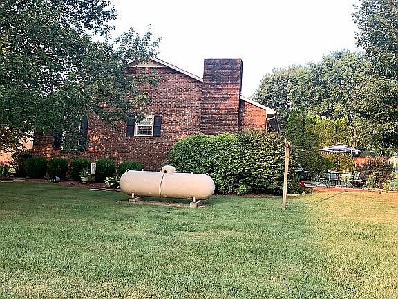 2nd image of 126 Circle Dr