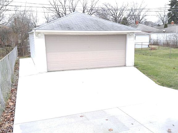 3rd image of 8112 Virgil St