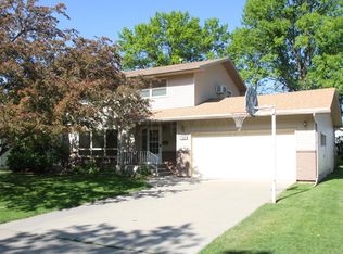 1537 17th St S, Fargo, ND 58103