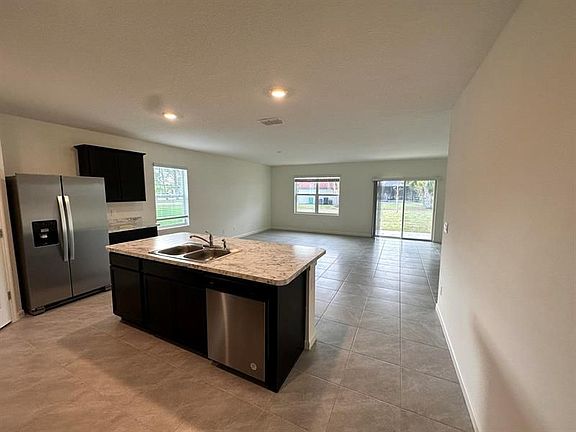 3rd image of 311 SW Aero Cir