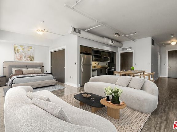 2nd image of 1100 S Hope St APT 1513