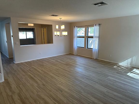 4th image of 3734 E Betsy Ln