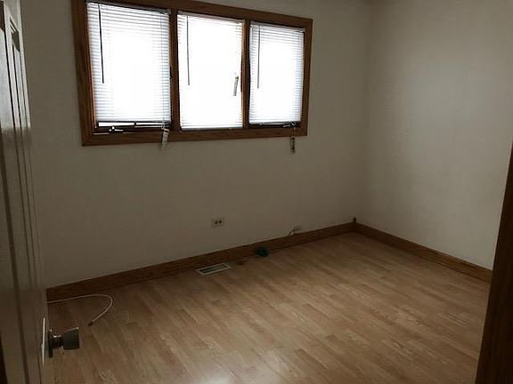 5th image of 5407 W 87th St #1