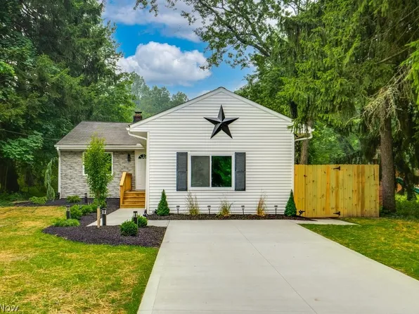 4867 Royalwood Rd, North Royalton, OH 44133