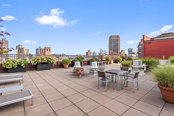 Sold by Compass | media 6