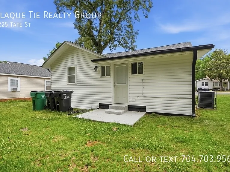 2225 Tate St — Photo 30