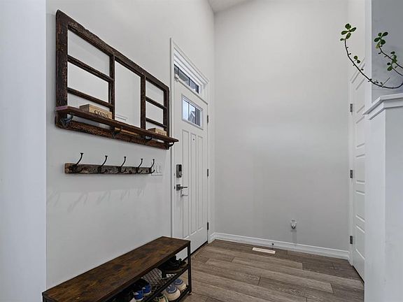 2nd image of 86 Magnolia Sq SE