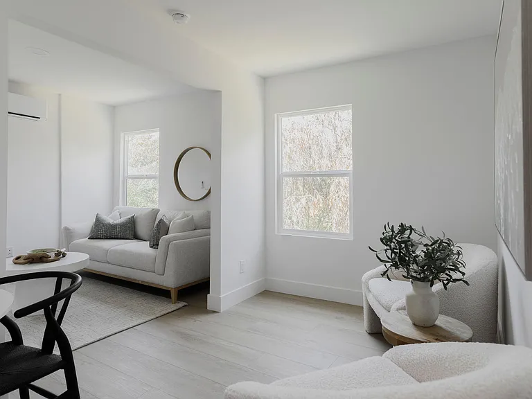 1030 Lincoln Ave #B — Photo 2