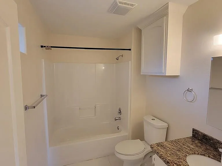 115 Lindsey Ln #C — Photo 6