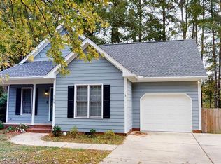 709 Senter View Dr, Fuquay Varina, NC 27526