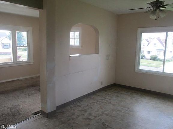 3rd image of 8807 Plymouth Ave
