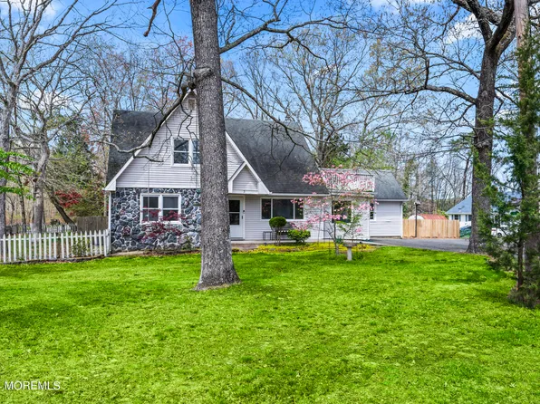 3 Lakeview Drive, Howell, NJ 07731