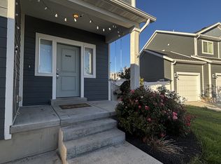 675 E Verdant Dr, Eagle Mountain, UT 84005