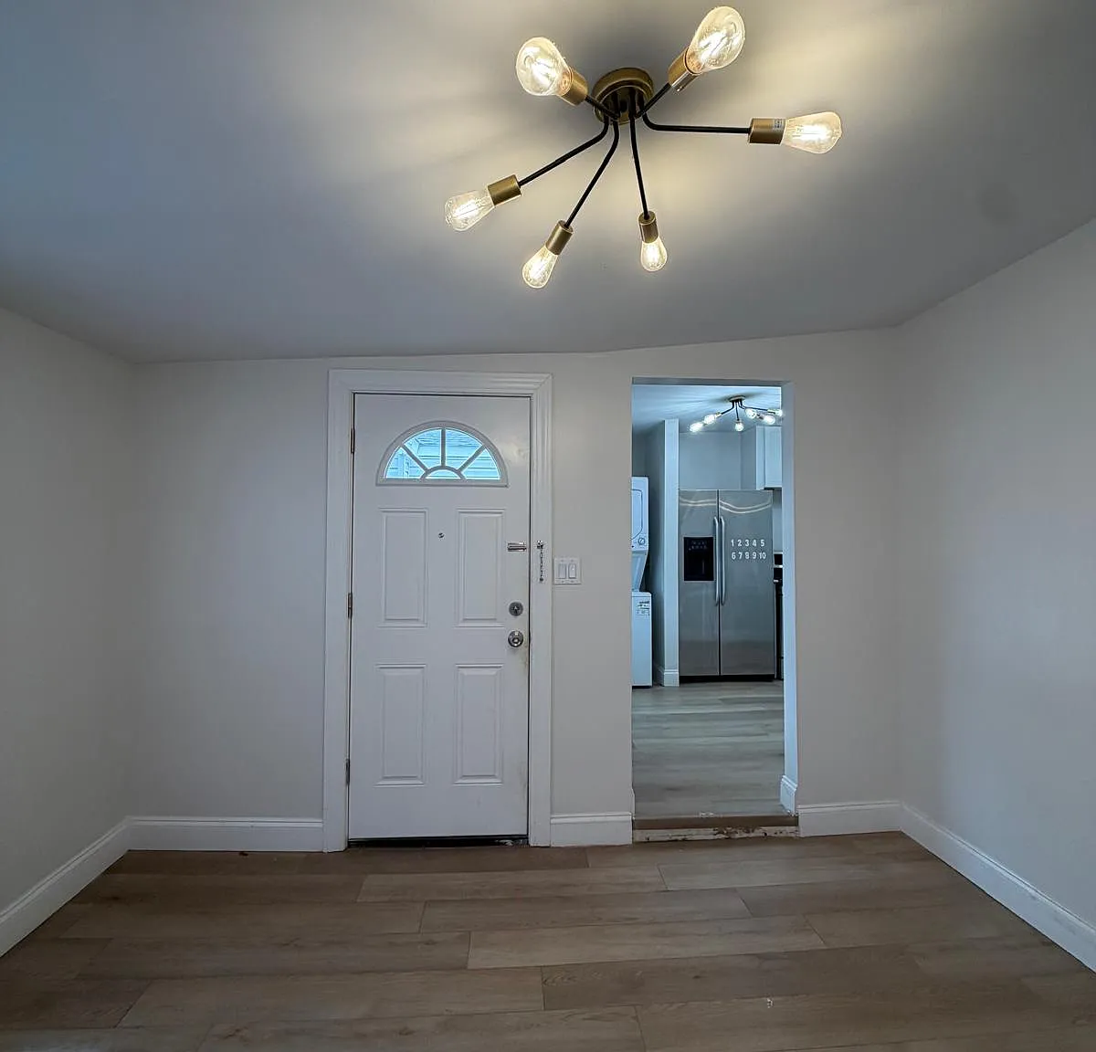 4 bed, $2,550 — Photo 2