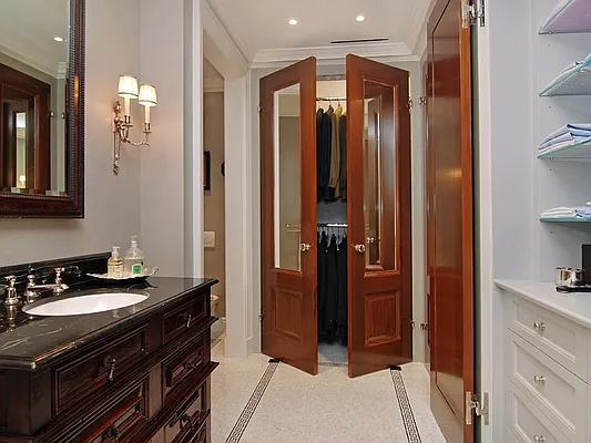 Sold by Sotheby's International Realty | media 6