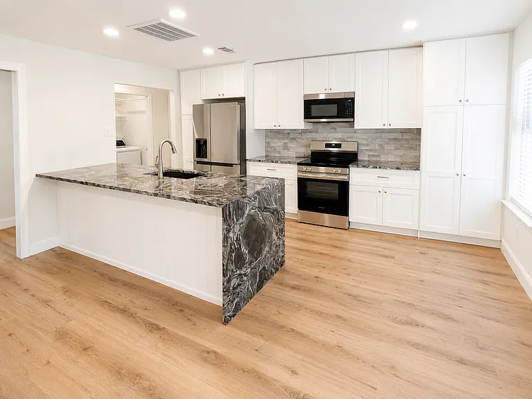 1705 Creekside Ave — Photo 5