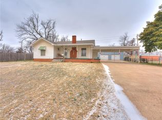 1314 S 17th St, Chickasha, OK 73018