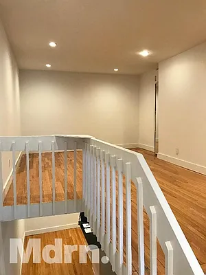 Sold by Mdrn Residential | media 11