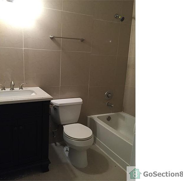 2nd image of 1202 Meadows Cir #1202