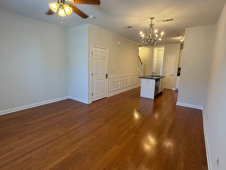 926 Iris St #E — Photo 15